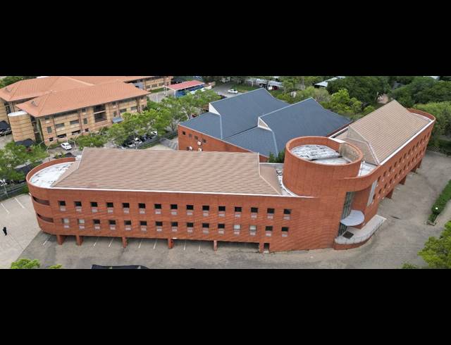 2,038M² OFFICE TO LET IN VORNA VALLEY
